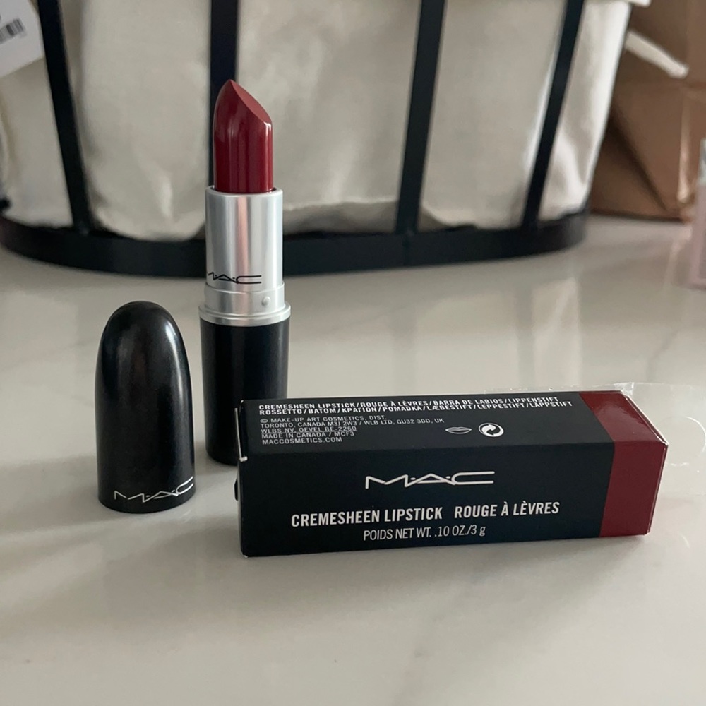 Brand New MAC Lipstick in Date You #207